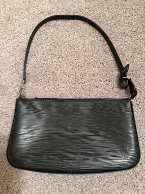 Louis Vuitton Black Epi Leather Shoulder Bag
